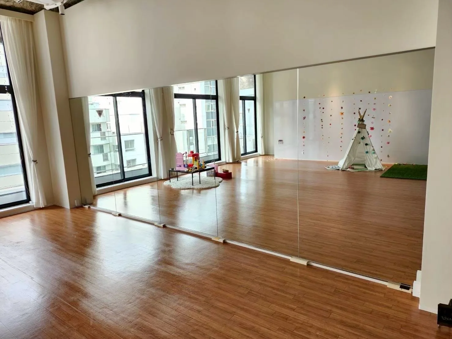 室内大型ミラー