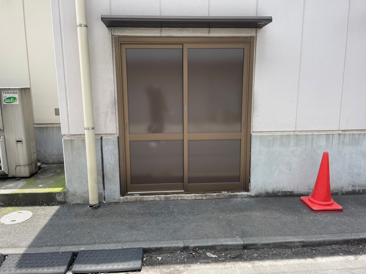 フロント引戸への改修が完了した状態